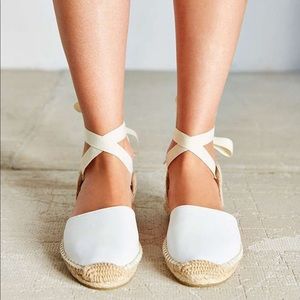 Size 7 Soludos White Classic Espadrille Sandals